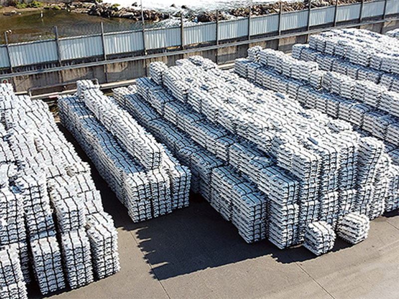 Цены на алюминий достигли многолетнего максимума на фоне роста риска перебоев с поставками в Россию